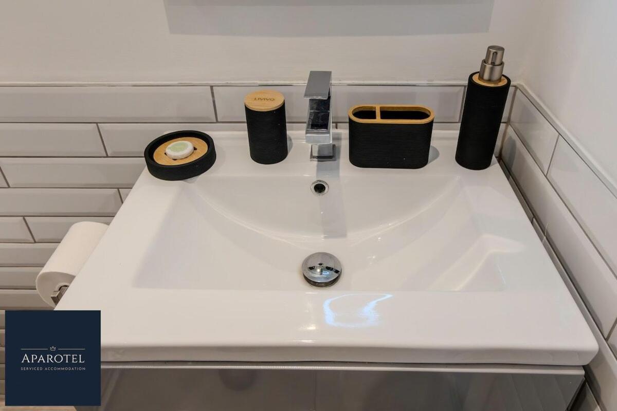 Aparotel Serviced Apartments - Stonehenge, Amesbury Town Centre Quarto foto