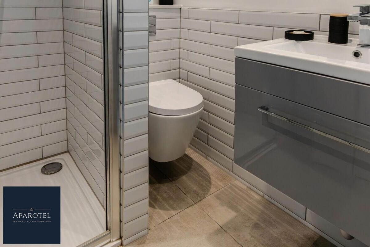 Aparotel Serviced Apartments - Stonehenge, Amesbury Town Centre Quarto foto