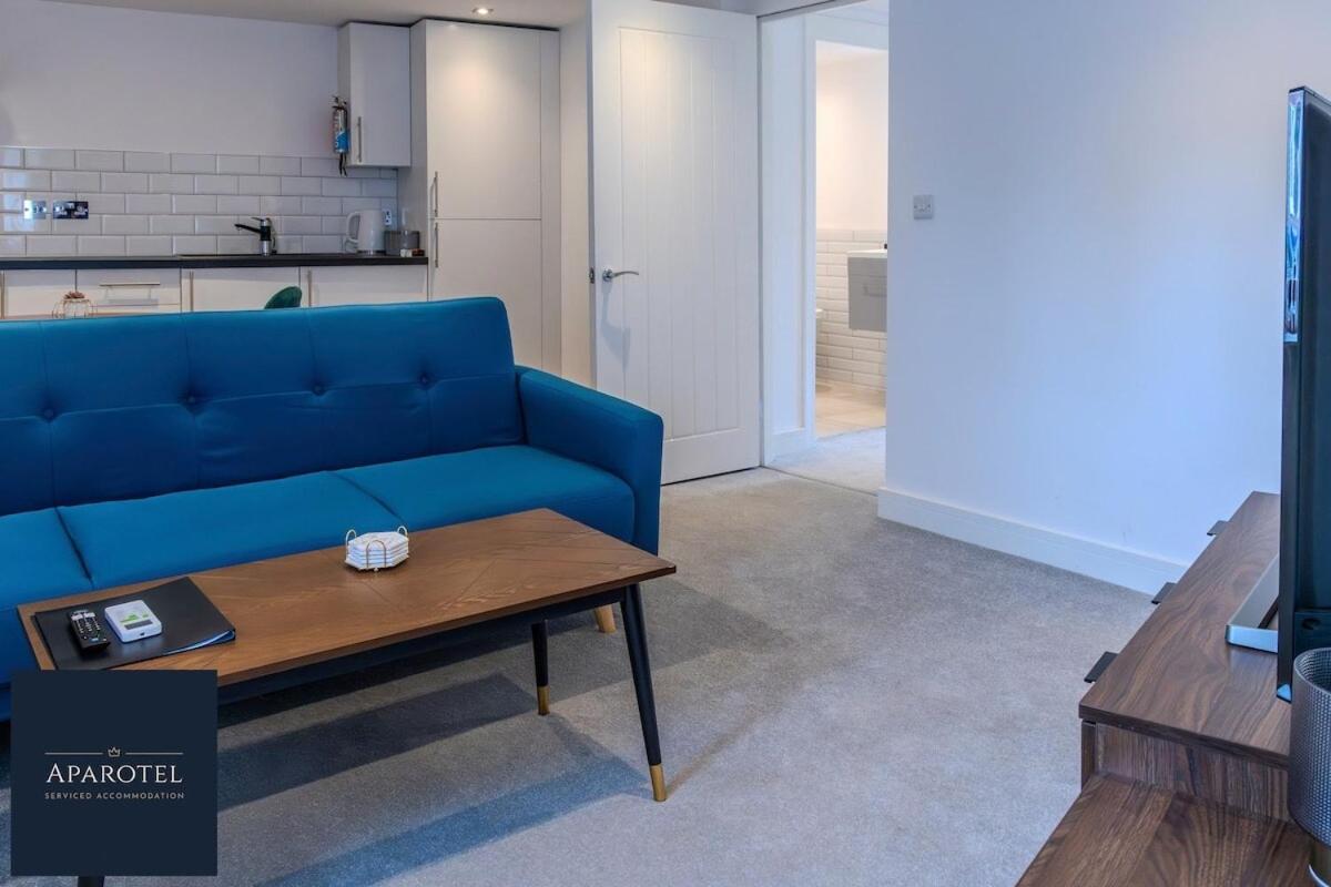 Aparotel Serviced Apartments - Stonehenge, Amesbury Town Centre Quarto foto