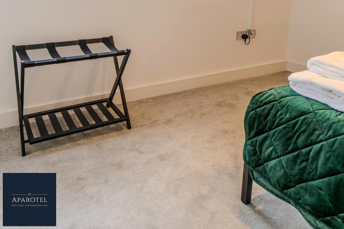 Aparotel Serviced Apartments - Stonehenge, Amesbury Town Centre Quarto foto