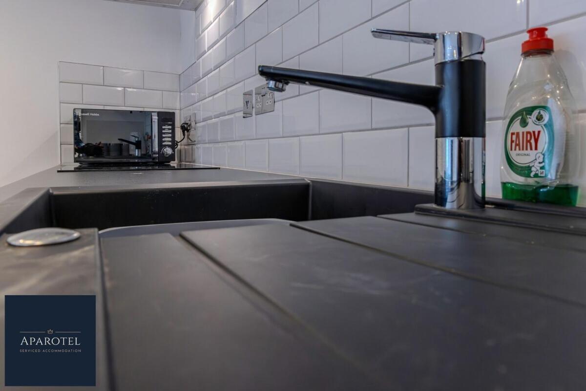 Aparotel Serviced Apartments - Stonehenge, Amesbury Town Centre Quarto foto