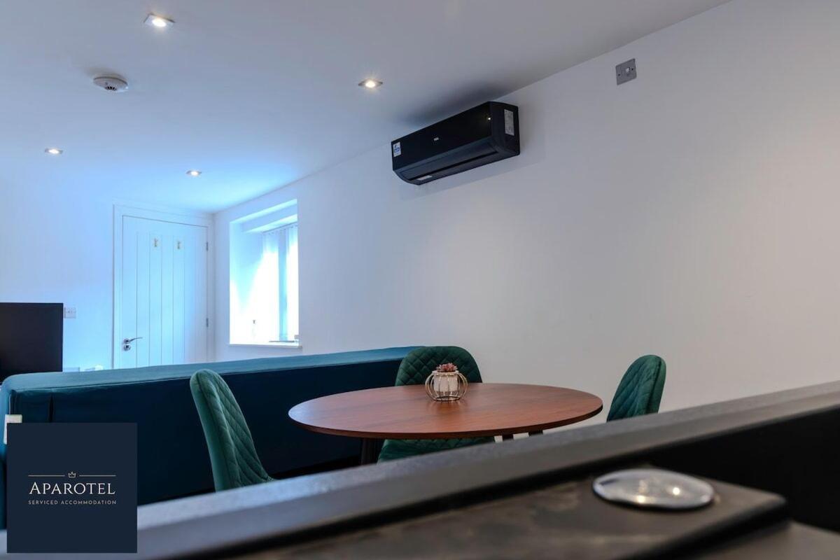 Aparotel Serviced Apartments - Stonehenge, Amesbury Town Centre Quarto foto