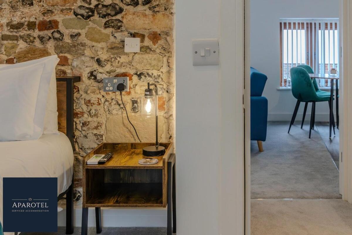 Aparotel Serviced Apartments - Stonehenge, Amesbury Town Centre Quarto foto