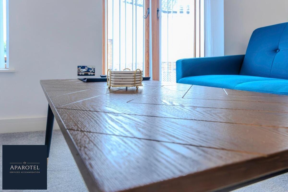 Aparotel Serviced Apartments - Stonehenge, Amesbury Town Centre Quarto foto