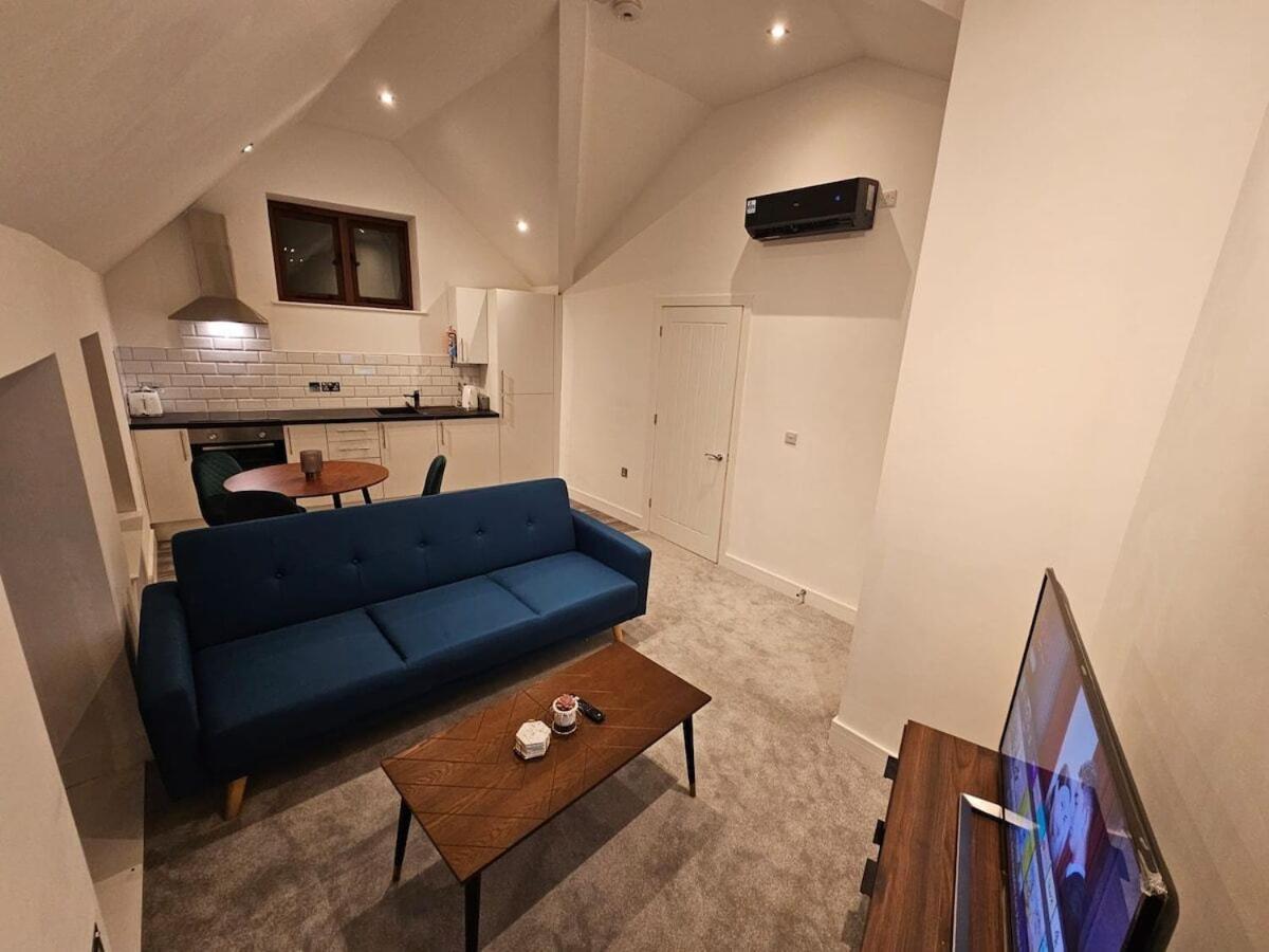 Aparotel Serviced Apartments - Stonehenge, Amesbury Town Centre Quarto foto