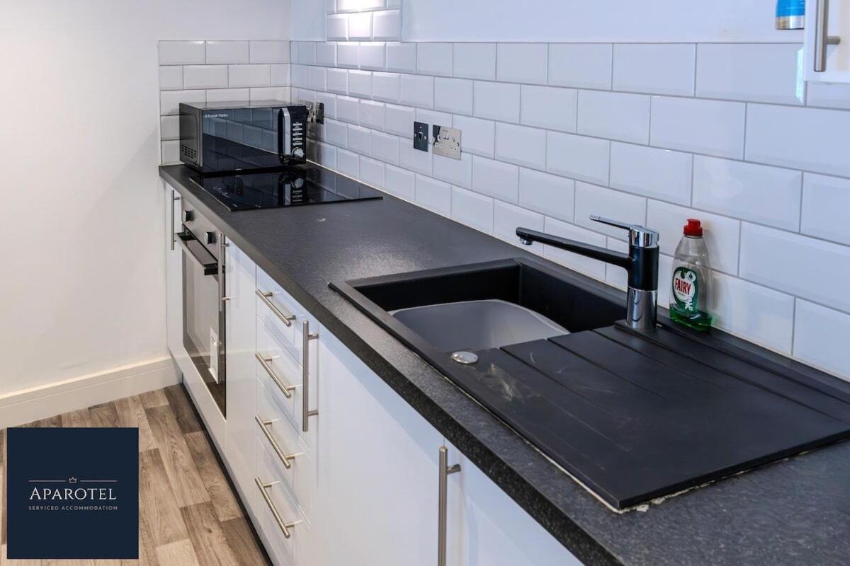 Aparotel Serviced Apartments - Stonehenge, Amesbury Town Centre Quarto foto