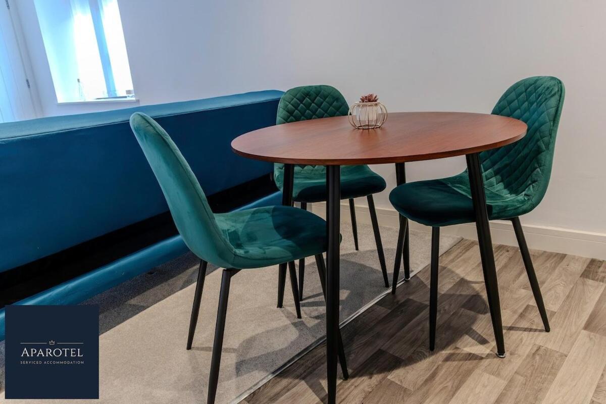 Aparotel Serviced Apartments - Stonehenge, Amesbury Town Centre Quarto foto