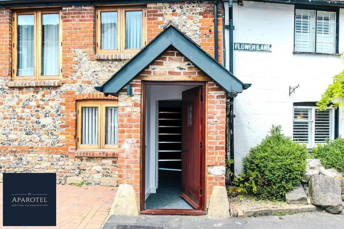 Aparotel Serviced Apartments - Stonehenge, Amesbury Town Centre Quarto foto