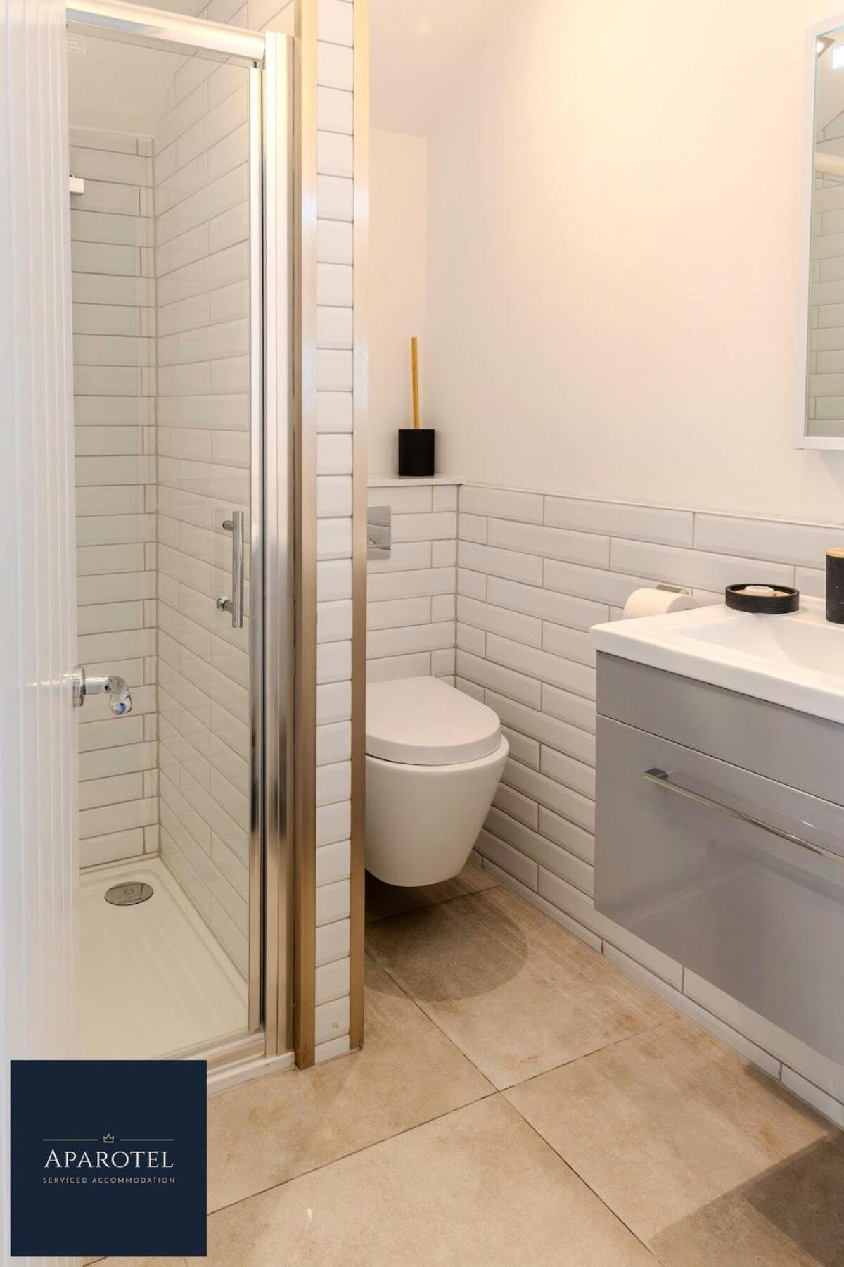 Aparotel Serviced Apartments - Stonehenge, Amesbury Town Centre Quarto foto